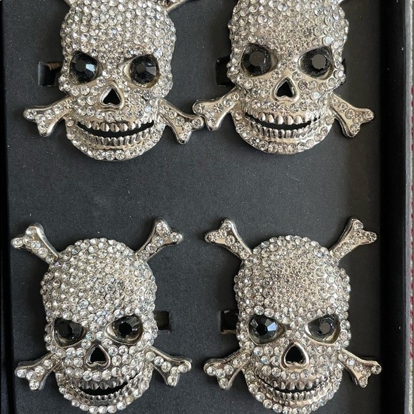 Tahari Rhinestones Skull & Cross Bone Napkin Rings Set of 4 - Picture 1 of 5